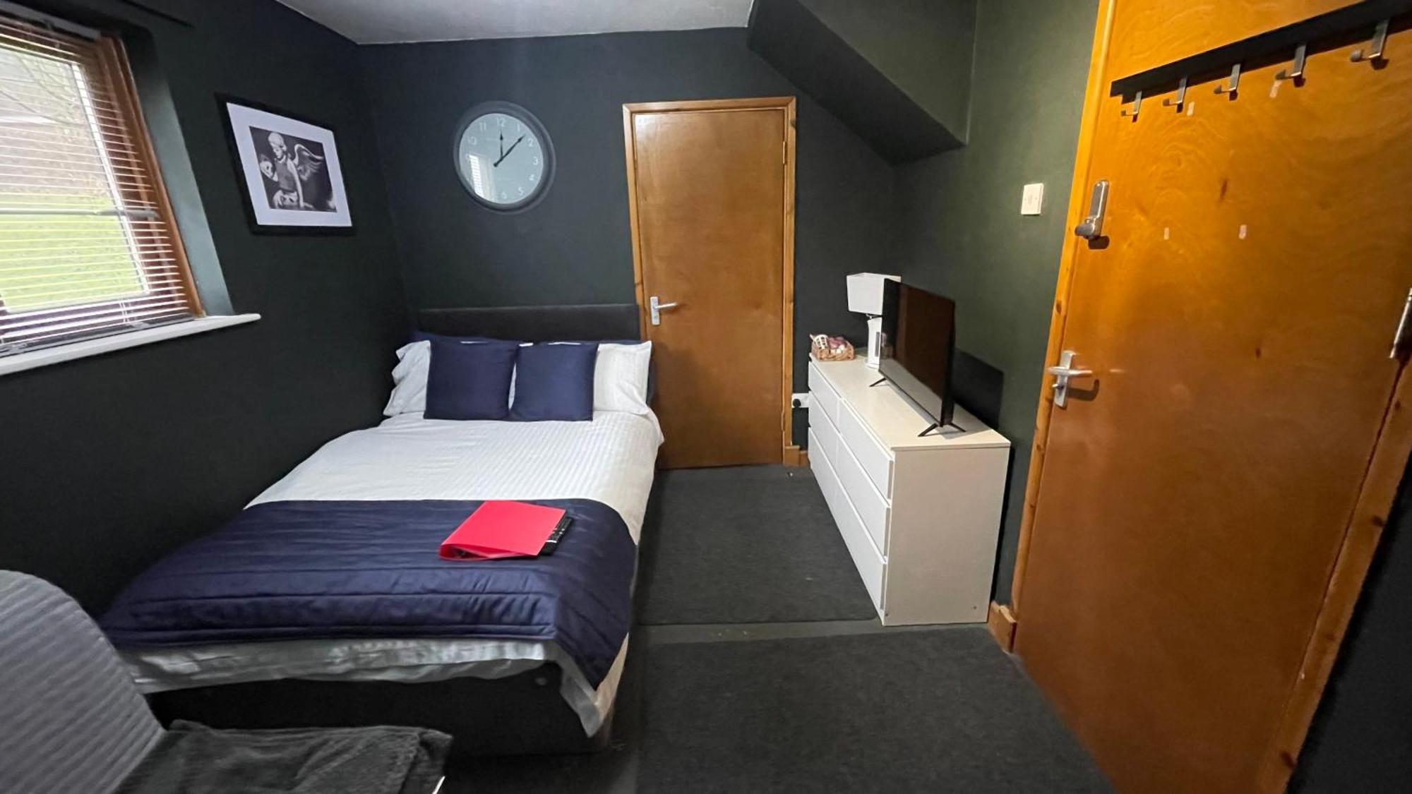 Bryn Bettws Lodge Порт-Толбот Екстер'єр фото